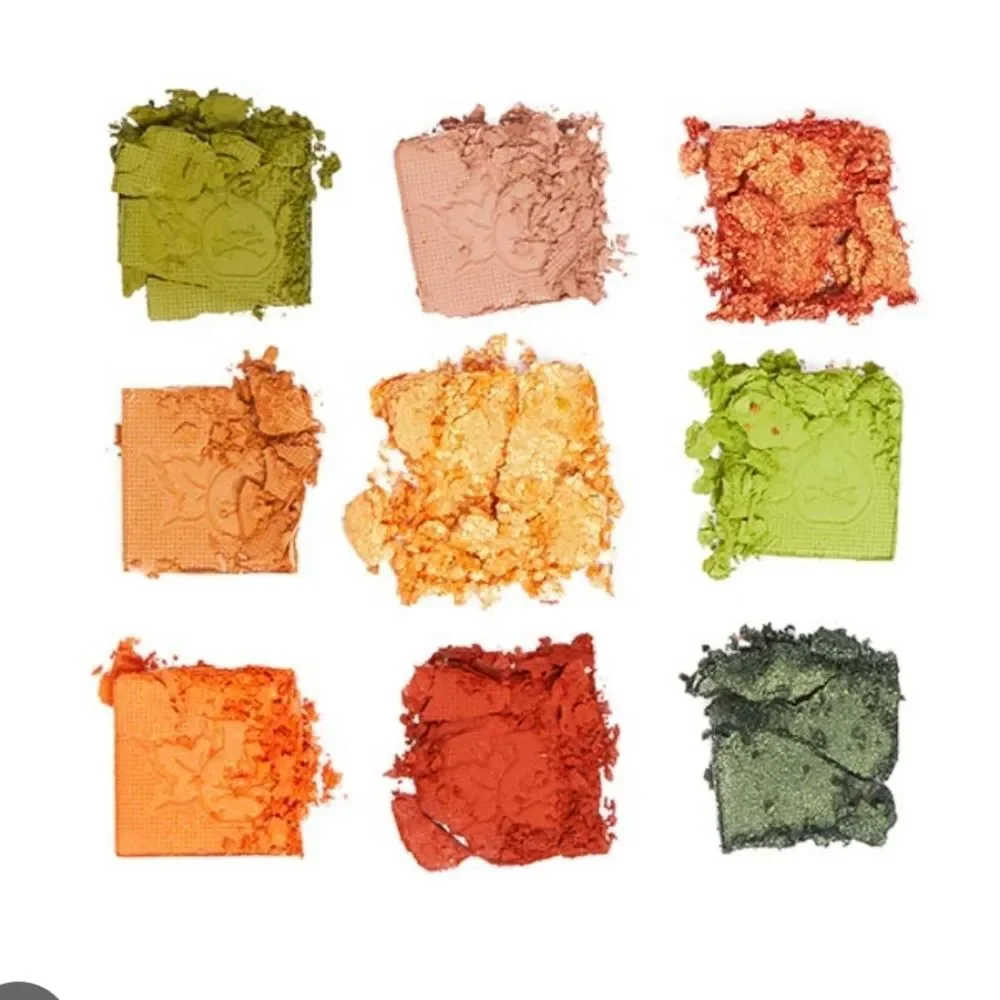 Revolution Beauty‎ X DC Comics Poison Ivy Botanical Beauty Shadow Palette